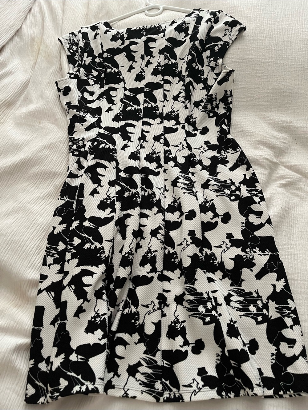 Elle Black and White Floral Midi Dress